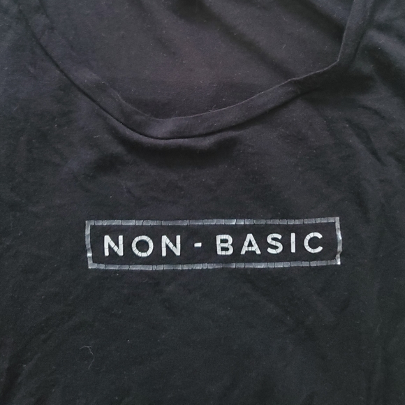 SOLD• Forever 21- "Non-Basic" Wide Scoop T-shirt- rounded trim - Picture 3 of 3